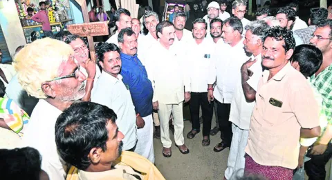 రైతు సమస్యలపై సోమిరెడ్డికి శ్రద్ధ లేదు 