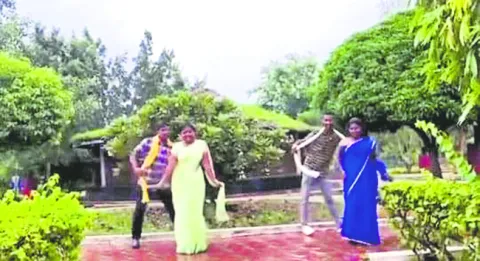 సత్యదేవుని సన్నిధిలో రీల్స్‌ షూటింగ్‌ 