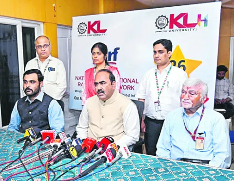 కేఎల్‌యూ ప్రొఫెసర్లకు ప్రపంచ శాస్త్రవేత్తలుగా గుర్తింపు