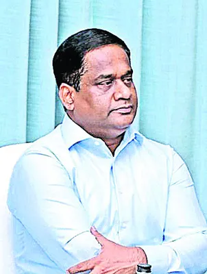 పోర్టు ఇన్‌చార్జ్‌ చైర్మన్‌గా అంగముత్తు 