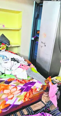 ఓబులక్కపల్లిలో పట్టపగలే చోరీ