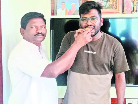 తల్లిదండ్రుల బాటలో..

