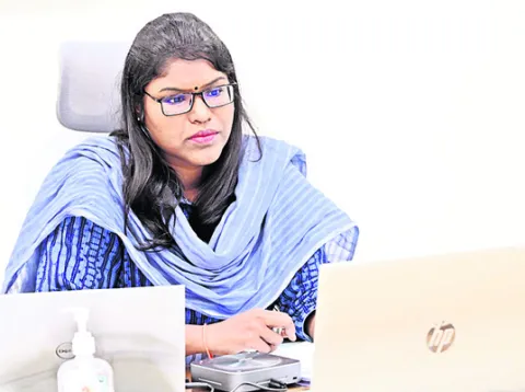 ఆది కర్మయోగి కార్యక్రమంపై సమీక్ష 