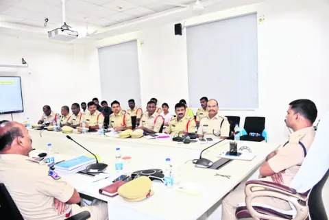 శాంతిభద్రతలకు విఘాతం కలిగిస్తే చర్యలు 