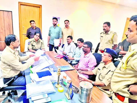 నేటినుంచి మద్యం టెండర్లు
