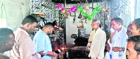 తాడువాయి శివాలయాన్ని  సందర్శించిన అధికారులు  
