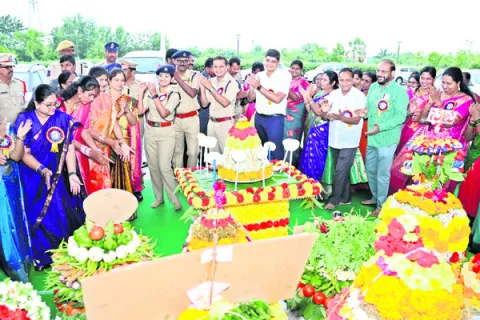 మహిళలకు అతిపెద్ద పండుగ బతుకమ్మ 