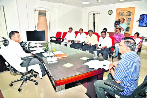 పారదర్శకంగా ఓటర్ల జాబితా నవీకరణ 