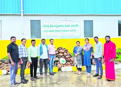 ఆధునిక పద్ధతుల్లో వ్యవసాయాన్ని ముందుకు తీసుకెళ్లాలి
