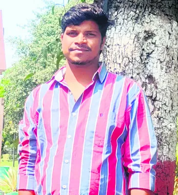 టీచర్‌.. డీపీవో అయ్యాడు.. 