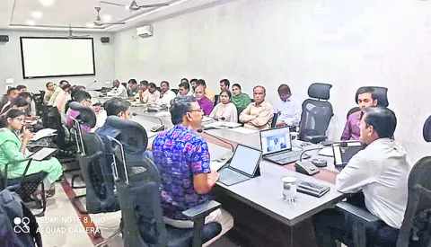 హోంస్టే పనులు వేగవంతం చేయండి