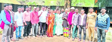 కాఫీ కార్మికుల సమస్యలు పరిష్కరించకుంటే ఆందోళన 