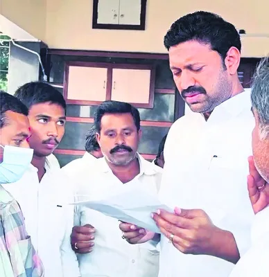 ప్రజావ్యతిరేక విధానాలను అడ్డుకుంటాం