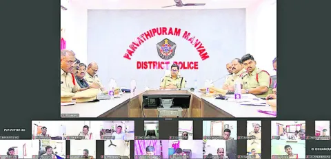 నేరగాళ్లపై ఉక్కుపాదం మోపండి
