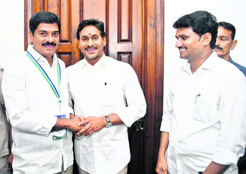 ●అధిన