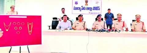 బంగారు ఆభరణాల చోరీ కేసులో ఇద్దరి అరెస్ట్‌