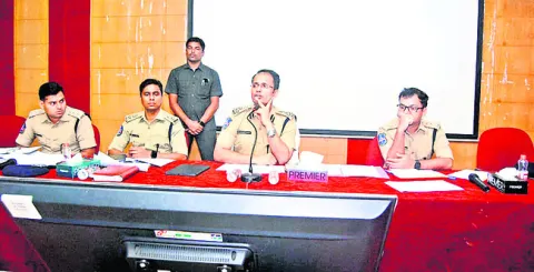 చోరీలు చేసిన వారిని అరెస్ట్‌ చేయాలి