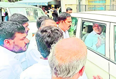 100 రోజులుగా చెవిరెడ్డి అక్రమ నిర్భంధం 