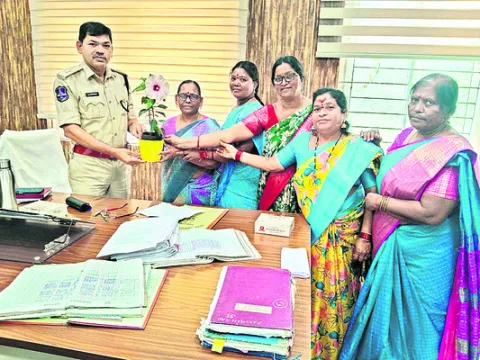 బతుకమ్మ వేడుకల్లో డీజేలను నిషేధించాలి