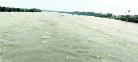 నిజాంసాగర్‌లోకి భారీ ఇన్‌ఫ్లో 
