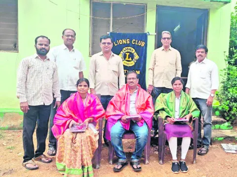 ఫార్మసిస్టుల సేవలు అమూల్యమైనవి