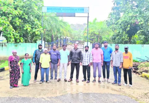 మిషన్‌ భగీరథ కార్మికుల సమ్మె 
