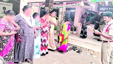 శ్రుతిమించుతున్న  హిజ్రాల ఆగడాలు