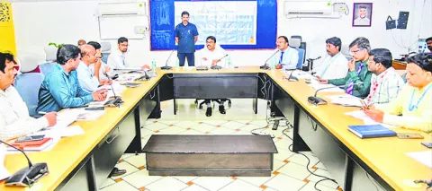 రుణాల లక్ష్యాలు అమలు చేయాలి 