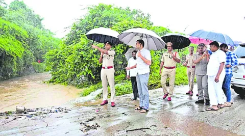 అప్రమత్తంగా ఉండండి