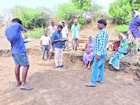 పండుగ పూట పస్తులేనా..? 