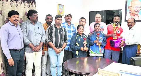 కోలిండియా పోటీల్లో   సత్తా చాటాలి
