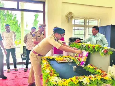 తెలంగాణకు గర్వకారణం బాపూజీ