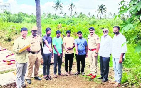 నకిలీ