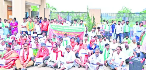 అలైన్‌మెంట్‌ మారుస్తామనే హామీని నిలబెట్టుకోవాలి