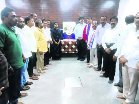 లక్ష్మణ్‌ బాపూజీ సేవలు చిరస్మరణీయం
