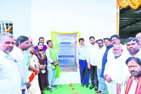 ఏటీసీలతో ఉద్యోగ అవకాశాలు  

