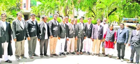 మెడికల్‌ కాలేజీల ప్రైవేటీకరణ నిలిపివేయాలి 