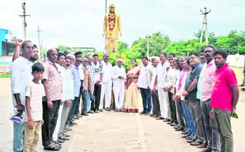 కొండా లక్ష్మణ్‌ బాపూజీకి ఘన నివాళి 