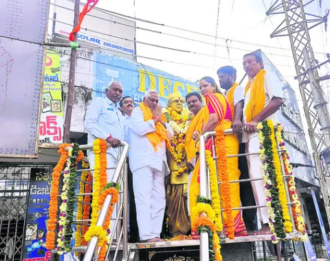 కొండా లక్ష్మణ్‌ను తెలంగాణ జాతిపితగా గుర్తించాలి