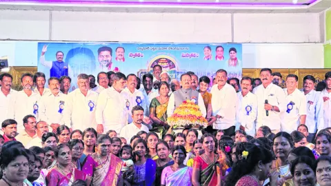 పూలను