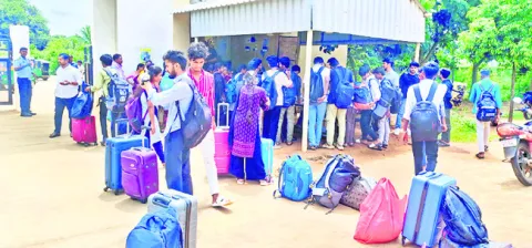 ట్రిపుల్‌ ఐటీలకు  నేటినుంచి దసరా సెలవులు 