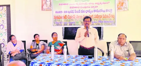 కోతకు ముందే కొనుగోలు కేంద్రాలు ప్రారంభించాలి 