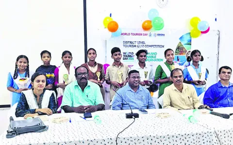 పర్యాటక కేంద్రాల అభివృద్ధికి నిధుల మంజూరు 
