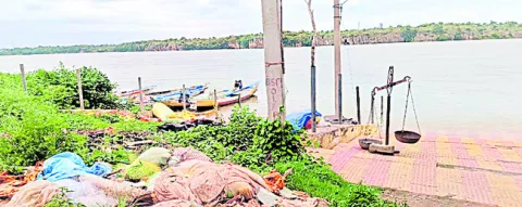 కృష్ణానదిలో పెరిగిన వరద 