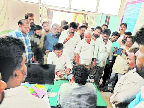 బాధితులకు అండగా ఉంటాం
