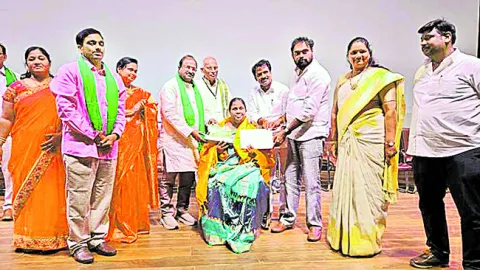 బాధితులకు ప్రభుత్వం  అండగా ఉంటుంది 
