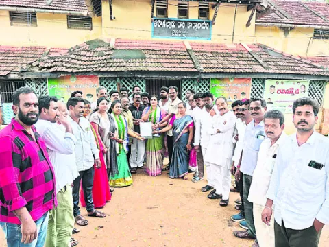 ఇంకెంత కాలం రైతులు రోడ్డెక్కాలి..? 