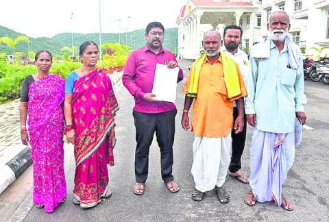 నక్సలైట్‌గా మారేందుకు అవకాశం ఇవ్వండి