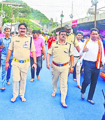 సామాన్య భక్తులకే పెద్దపీట 