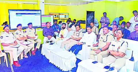 సీఎం పర్యటనపై సమీక్ష 
